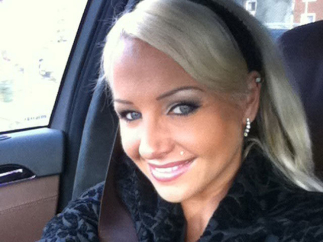 Merlot29 - Blond, grüne Augen, sucht...