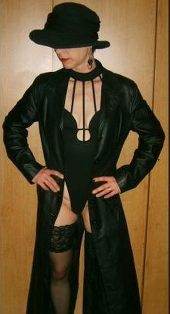 Mantelkoenigin - Lass uns berühren...