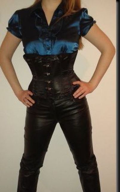 MonaBlue - Wir könnten Spass haben, oder?